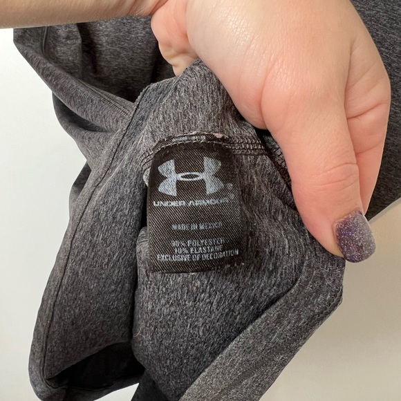 Women’s Large Under Armour Shirt - Picture 4 of 6